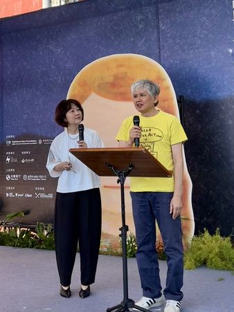 ▲▼奈良美智截圖Lily訪問談創作參考提到他名字,發文「受影響的藝術家是誰?」並加上3個瞇眼笑臉。(圖/翻攝自奈良美智X)