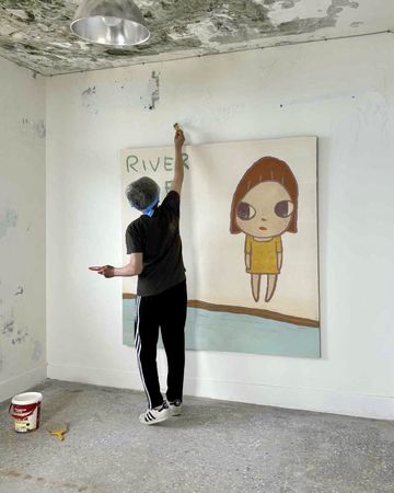 ▲▼奈良美智截圖Lily訪問談創作參考提到他名字,發文「受影響的藝術家是誰?」並加上3個瞇眼笑臉。(圖/翻攝自奈良美智X)