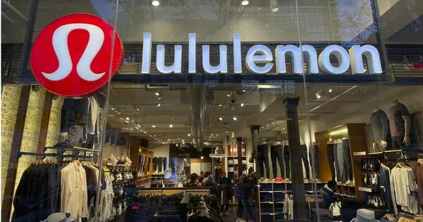 加拿大知名運動服飾品牌Lululemon提告好市多,控訴其販售的「平替版」服飾為山寨貨,嚴重侵害品牌權益。(圖/達志/美聯社)