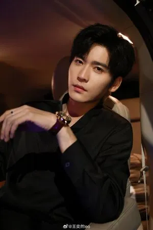 ▲▼「短劇男神」王奕然驚傳被分手,爆料者竟是前女友。(圖/翻攝自微博)