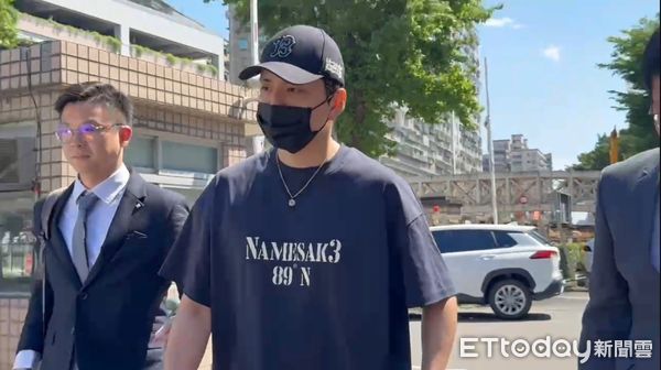 ▲王大陸出庭。(圖/記者陳以昇攝,下同)