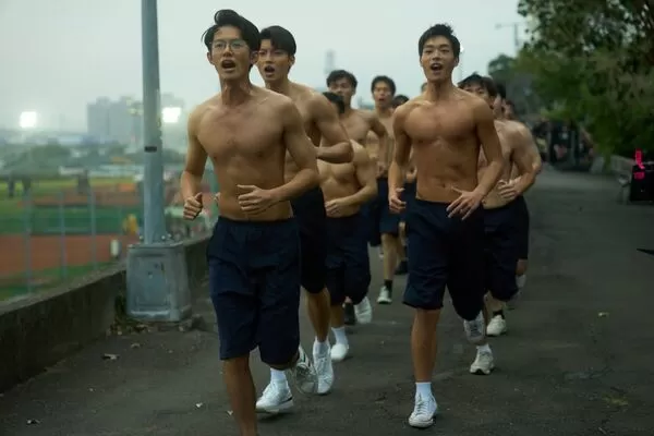 ▲《進行曲》余杰恩、劉育仁、牧森,為戲鍛鍊出好身材。(圖/未來進行曲提供)