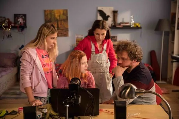 ▲捷克紀錄片《我12歲,你介意嗎?》,探討兒童數位性暴力。(圖/公視主題之夜SHOW提供)