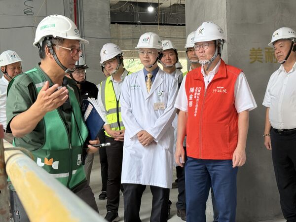 ▲▼工程會主委陳金德視察台中榮總質子中心,力促115年8月啟用。(圖/工程會提供)