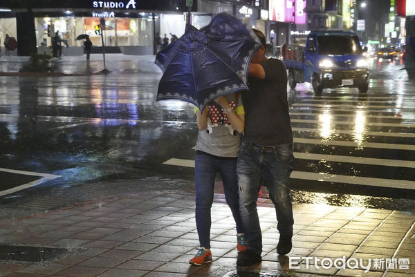 ▲▼颱風,強風,豪雨,大雨,豪大雨,氣象,氣象雲,天氣示意圖。(圖/記者黃克翔攝)