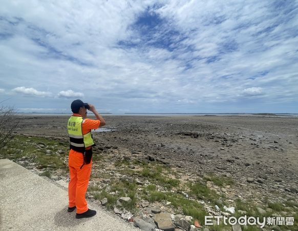 ▲▼丹娜絲輕颱進逼,擅入警戒區最重罰25萬。(圖/陳洋翻攝)