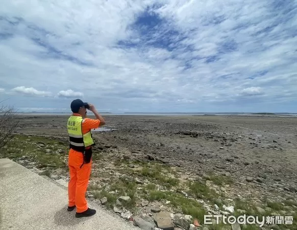 ▲▼丹娜絲輕颱進逼,擅入警戒區最重罰25萬。(圖/陳洋翻攝)