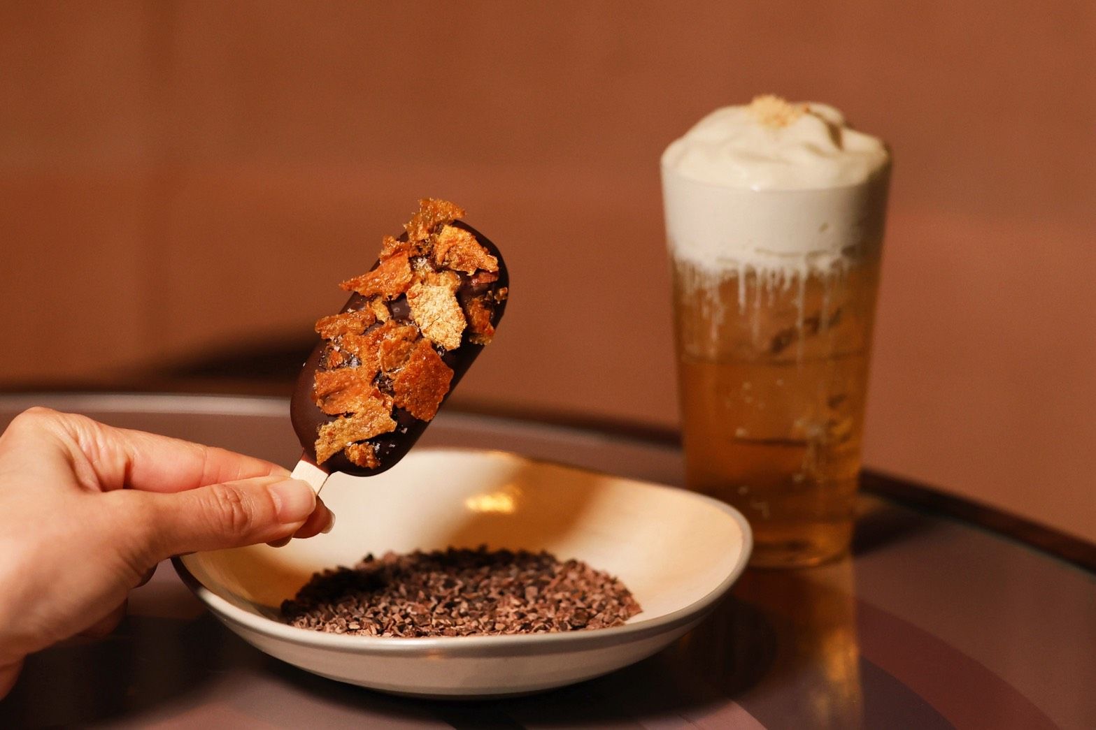 ▲麗晶精品、遠百年中慶優惠。(圖/各業者提供)