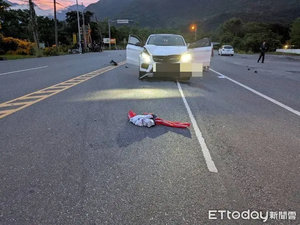 ▲T字路口發生嚴重車禍,許女當場不治身亡。(圖/地方中心翻攝)