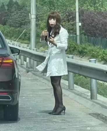 ▲南京紅姐騙砲上千男子。(圖/翻攝自微博)