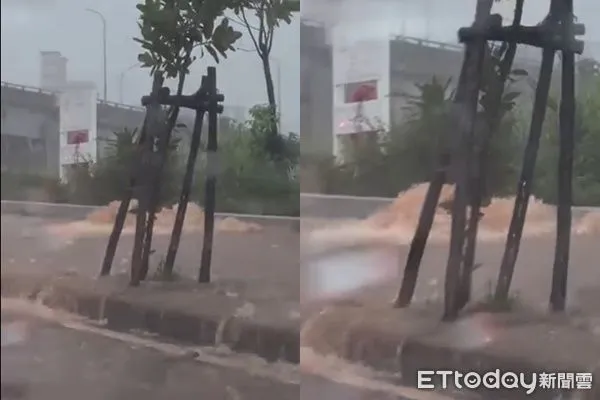 ▲大雷雨炸台中!人行道「狂湧黃泥水」變小河 他喊:該放假的。(圖/b7710182授權引用)