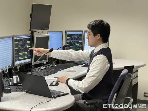 ▲▼高鐵控制員,行控中心。(圖/記者李姿慧攝)