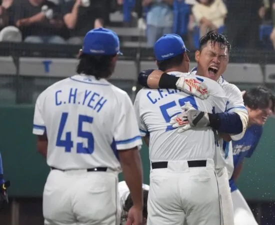 ▲▼ 范國宸再見全壘打 。(圖/富邦悍將提供)