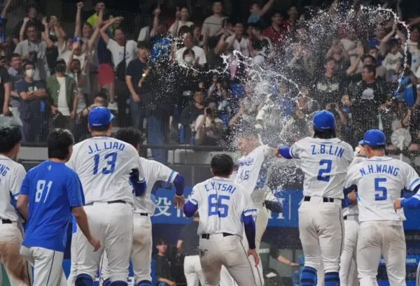 ▲▼ 范國宸再見全壘打 。(圖/富邦悍將提供)