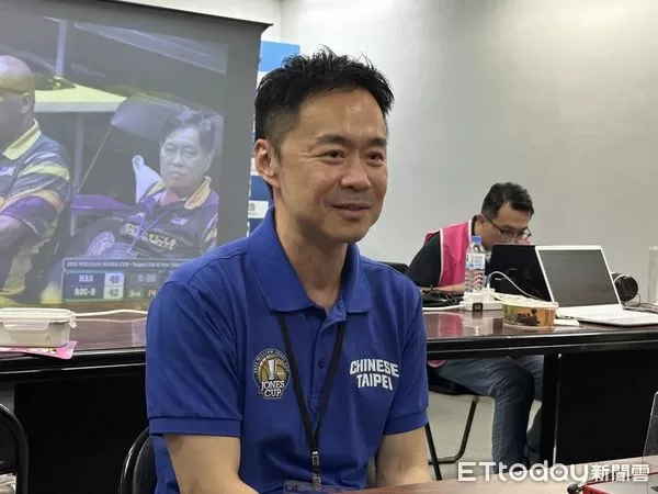 ▲中華籃協副秘書長張承中親自說明女籃主帥歐森遭撤換一事。(圖/記者杜奕君攝)