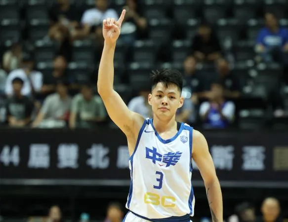 ▲瓊斯盃中華白隊谷毛唯嘉、林現惟、丁恩迪。(圖/中華籃協提供)