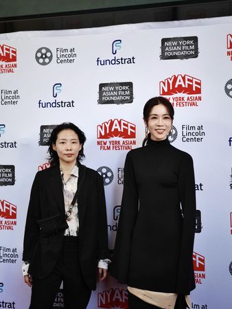 ▲金馬影后謝盈萱與導演簡莉穎。(圖/天地合娛樂提供)