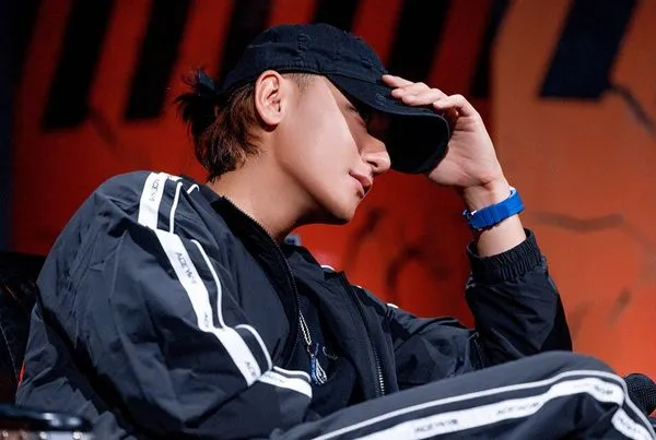 ▲▼黃子韜感冒錄影 。(圖/iQIYI/愛奇藝國際版提供)