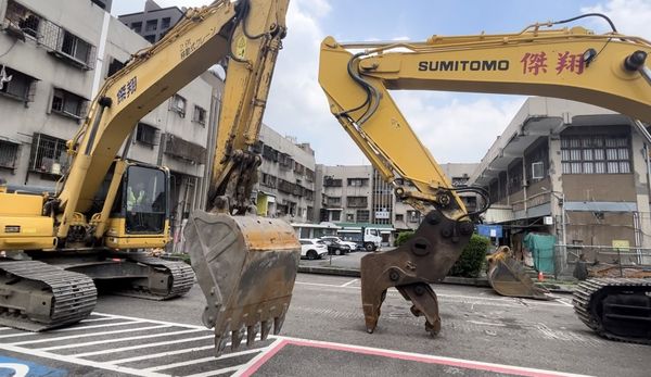 ▲台中中央市場啟動拆除作業。(圖/翻攝自台中市政府)