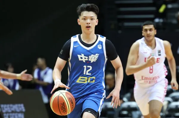 ▲中華白李家慷、吳正杰,阿聯歸化球員迪克森。(圖/中華籃協提供)