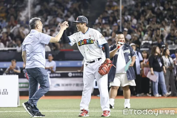 ▲中職明星賽,鐵補封殺王葉君璋。(圖/記者林敬旻攝)