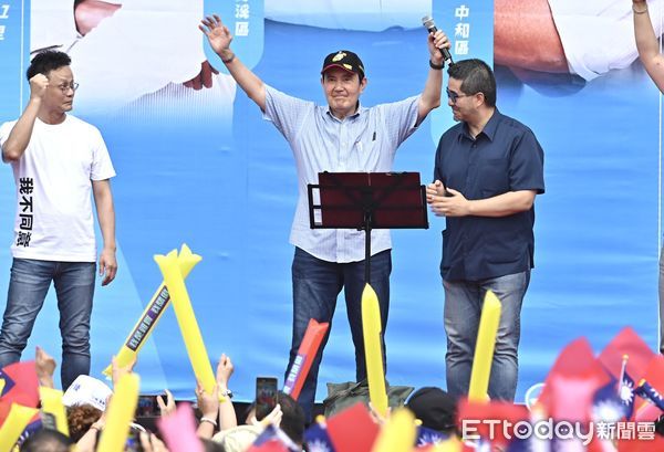 ▲▼國民黨舉辦「反惡罷 新北愛國者行動」造勢活動,前總統馬英九到場助講。(圖/記者李毓康攝)