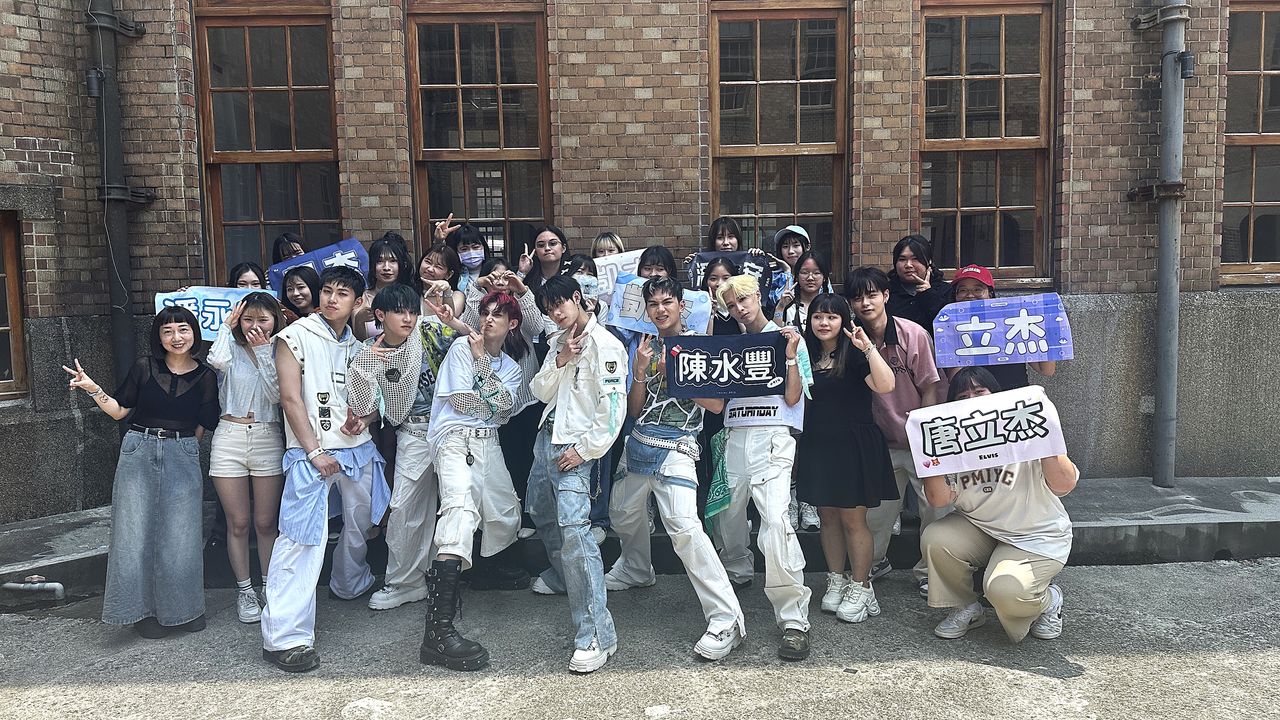 ▲▼ Saturnday拍攝MV,粉絲來探班。(圖/So-net提供)