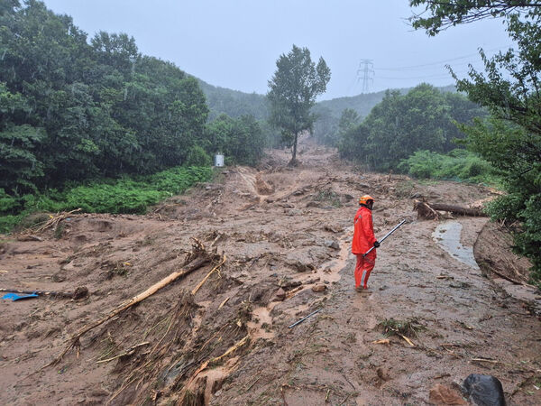 ▲▼ 南韓極限暴雨,南部山清郡災情嚴重。(圖/路透)
