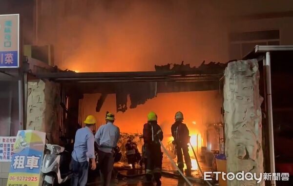 ▲▼馬公市中華路某租車行今凌晨發生火警。(圖/記者陳洋翻攝)