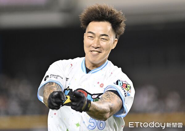 ▲ 郭泓志演出台版《我們的藍調時光》。(圖/記者李毓康攝)