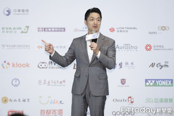 ▲▼5月份雙北世壯運圓滿落幕,為感謝賽事期間贊助單位的鼎力幫忙,台北市政府新北市政府特別舉辦「2025雙北世界壯年運動會」企業感恩茶會。雙北市長蔣萬安、侯友宜聯袂出席感恩茶會,並致贈感謝狀給贊助企業。(圖/記者湯興漢攝)