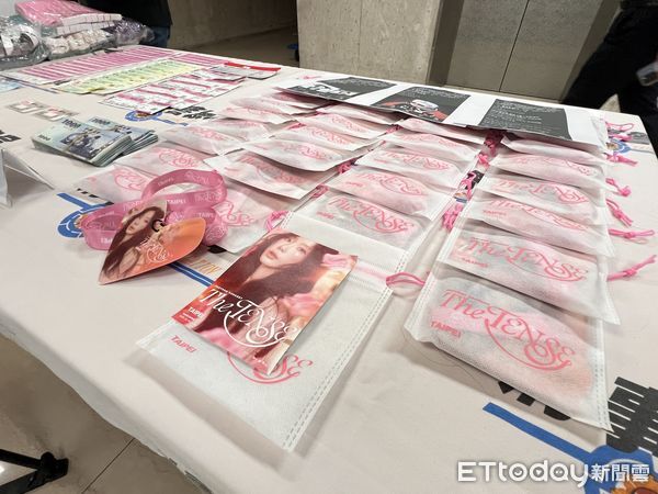 ▲刑事局偵一大隊宣布破獲販售含藝人GD演唱會門票的黃牛集團逮4人到案說明。(圖/記者張君豪翻攝)