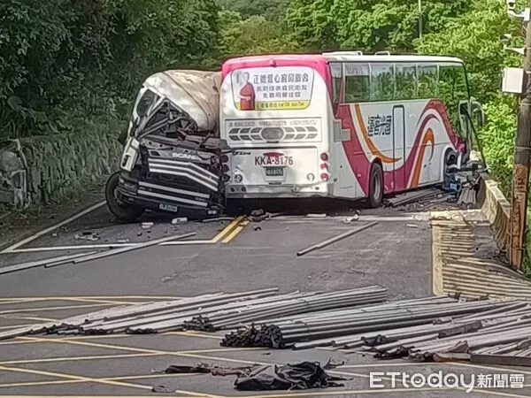 ▲▼新北萬里重大車禍。(圖/記者郭世賢翻攝)
