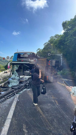 乘客郭于瑈表示原打算坐第一排,與死神擦肩而過仍心有餘悸。(圖/浪金山提供)