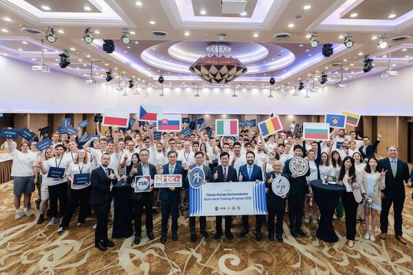 ▲▼外交部長林佳龍主持「2025台歐半導體短期培訓計畫」交流茶會。(圖/外交部提供)