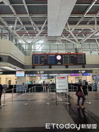 ▲▼高鐵左營站道岔異常,北上列車延誤。(圖/讀者提供)