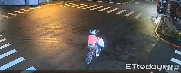 ▲▼台中男子騎贓車爽逛大街,還大膽將偷來的2萬元安全帽戴在頭上。(圖/民眾提供,下同)