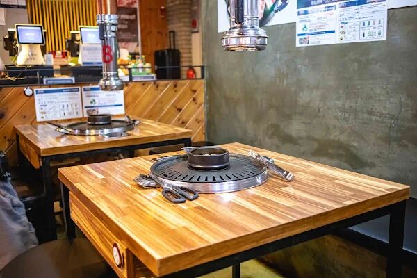 ▲▼荒謬的生肉明洞店。(圖/部落客美熊很愛吃授權提供)