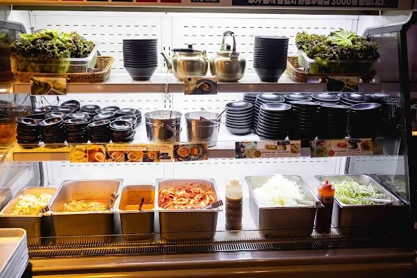 ▲▼荒謬的生肉明洞店。(圖/部落客美熊很愛吃授權提供)