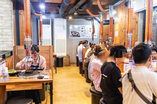 ▲▼荒謬的生肉明洞店。(圖/部落客美熊很愛吃授權提供)