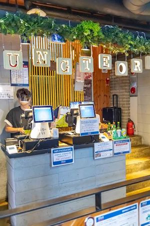 ▲▼荒謬的生肉明洞店。(圖/部落客美熊很愛吃授權提供)