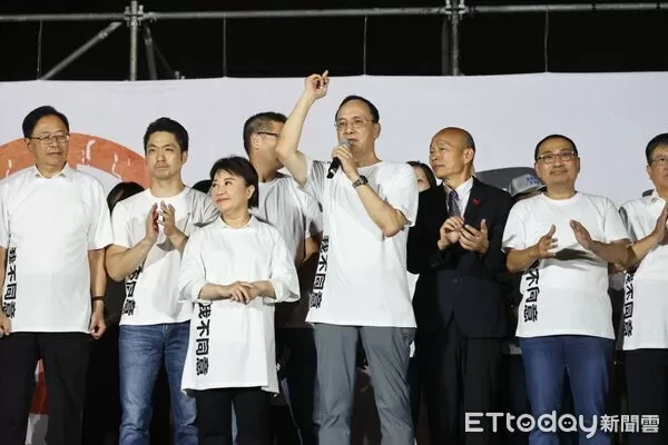 ▲▼國民黨主席朱立倫出席「不同意罷免」選前之夜。(圖/記者徐文彬攝)