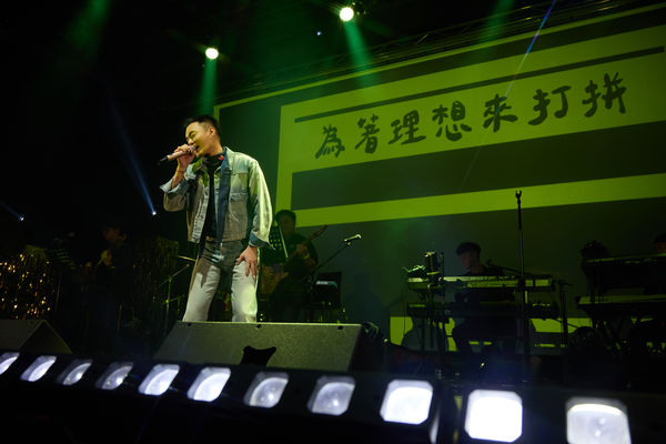 ▲▼許富凱演唱多首經典歌。(圖/寬宏藝術x何樂音樂提供)