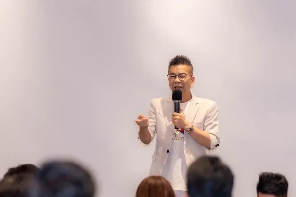 沈玉琳上週現身扶輪社演講。(翻攝自台北天際扶輪社臉書)