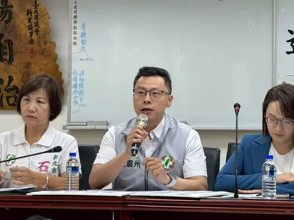 ▲▼民進黨市議員主張要求新北市府也比照超徵普發現金。(圖/翁震州提供)