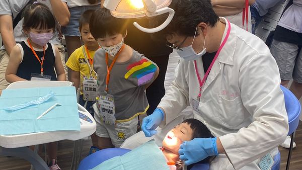 ▲基隆幼兒親子牙醫體驗營。(圖/記者郭世賢翻攝)