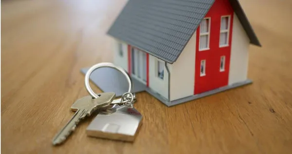 女友的父母要求男子,必須將他婚前買的房子過戶給女友共同持有,否則不能結婚。(示意圖/翻攝自unsplash)