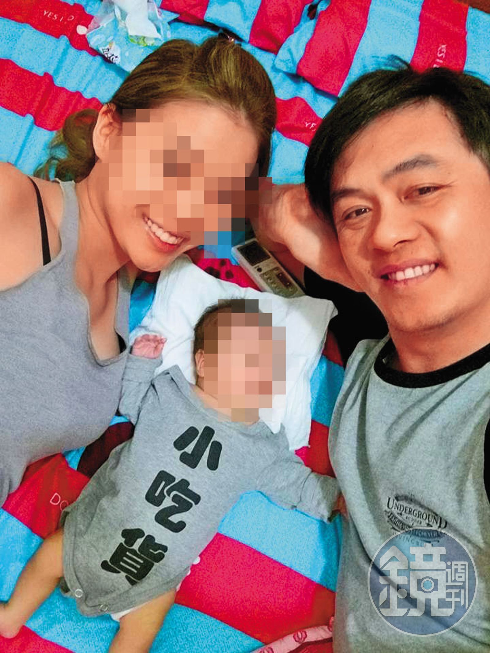 郭岱琦(右)遭控棄養與第二任前妻(左)生的么兒(中),還盜領補助款。(讀者提供)