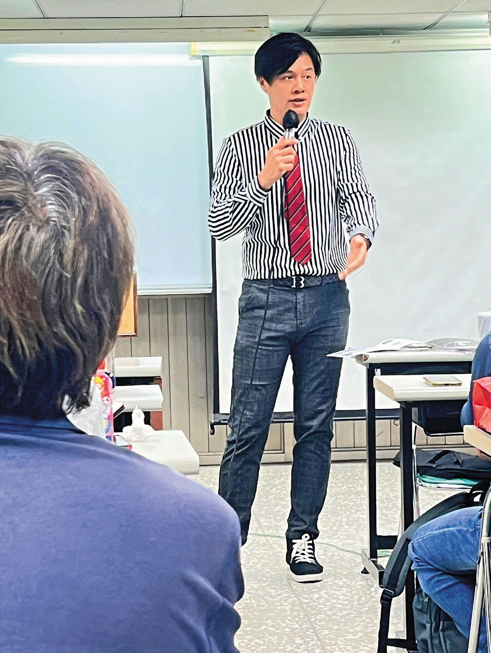 郭岱琦(圖)與王姓女友交往後,一起做直銷,還四處講課賣產品。(翻攝郭岱琦臉書)