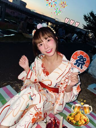 ▲巫苡萱身穿日式浴衣,散發優雅氣質。(圖/翻攝自Instagram/avawu0726)